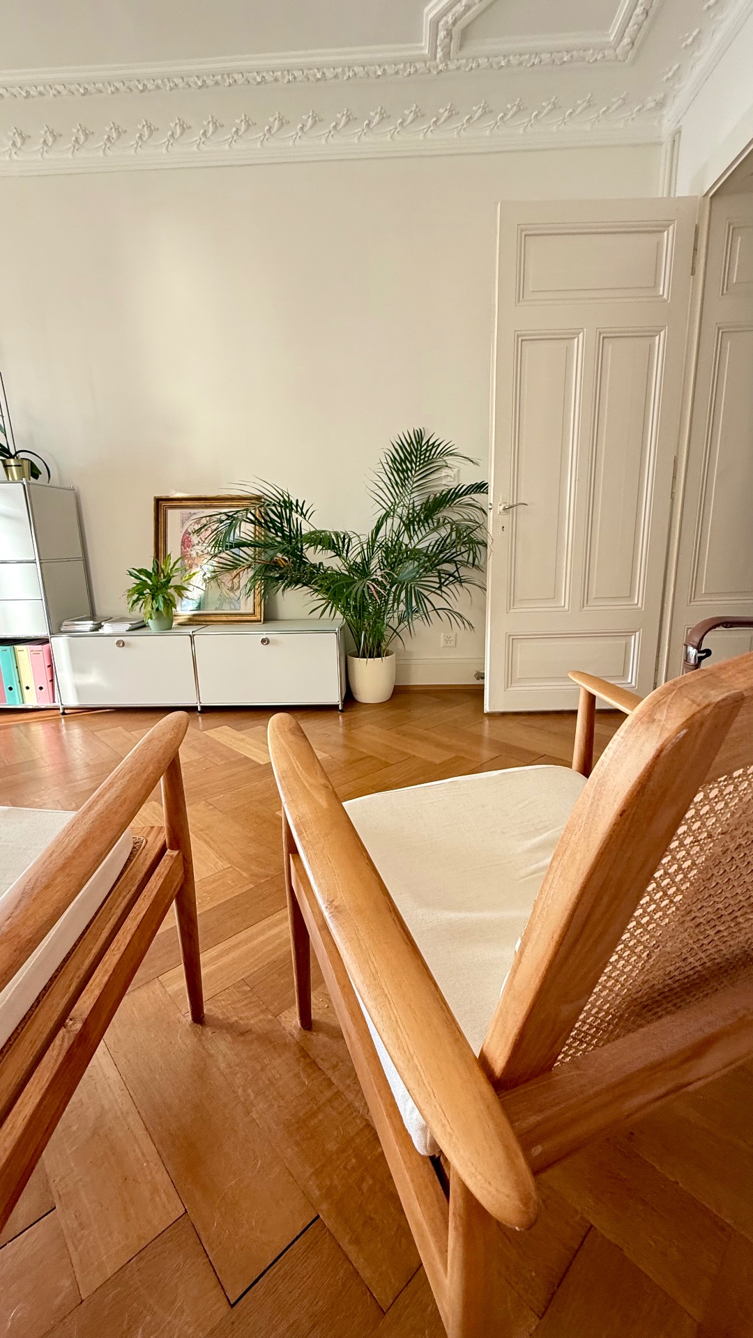 The warm, light-filled Souluna coaching space in Montreux